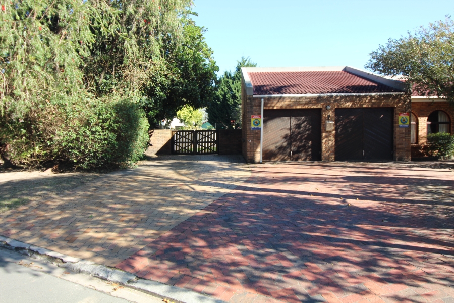 4 Bedroom Property for Sale in Heather Park Western Cape